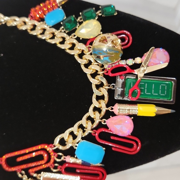 ✏️ 🔹️ Betsey Johnson 🔹Teacher  Faux Stone Back To School Statement Necklace ✏️ - Picture 3 of 10